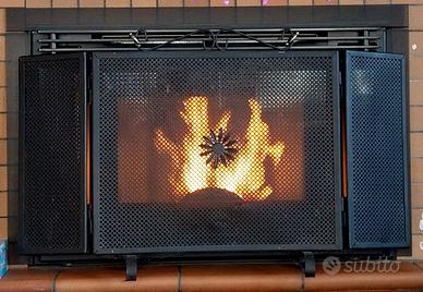 Inserto stufa a pellet per caminetto Montegrappa.