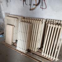 9 termosifoni in ghisa di varie dimensioni