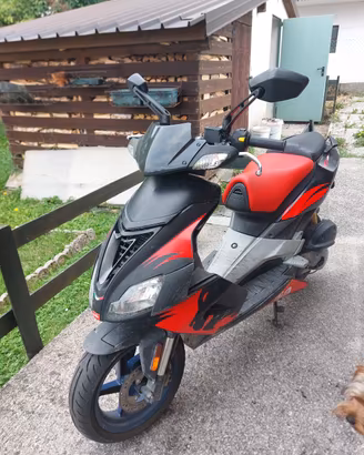 scooter  aprilia50 