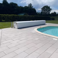 Copertura a tapparella per piscina interrata