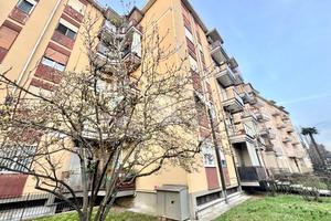 2 LOCALI A MONZA
