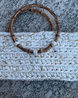 borsa bianca e oro all'uncinetto