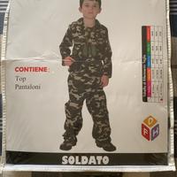 Costume carnevale da militare e cappello da pirata