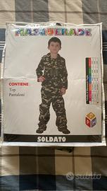 Costume carnevale da militare e cappello da pirata
