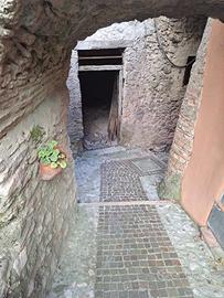 Bilocale cat. c/6 vista lago a castel di tora