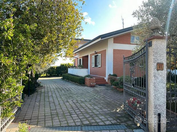 Villa prestigiosa con giardino, Roccelletta