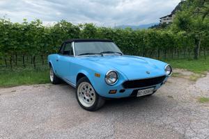 FIAT 124 Spider