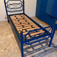 Letto in ferro singolo con rete a doghe