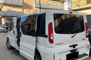 Renault Trafic 9 posti passo lungo