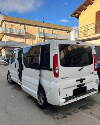 Renault Trafic 9 posti passo lungo