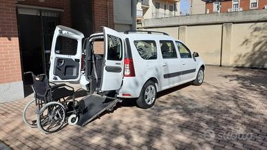 Dacia Logan MCV trasporto disabili pedana