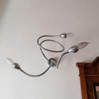 lampada con bracci flessibili