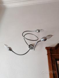 lampada con bracci flessibili