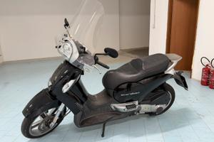Aprilia scarabeo 250