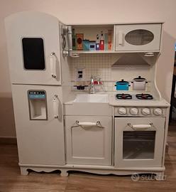 Cucina giocattolo in legno