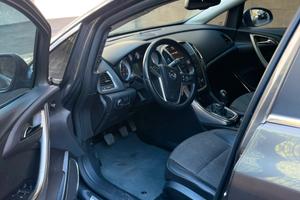 Opel astra j cosmo 1.7 neopatentati