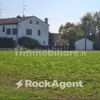 CASALE CON TERRENI IN VIA EX SCUOLE, GUALTIERI (RE