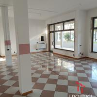 Negozio a Scorzè (VE) - Peseggia