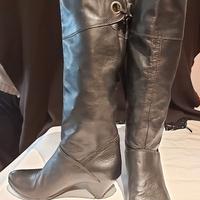 Stivali di vera pelle, neri. Misura 38.