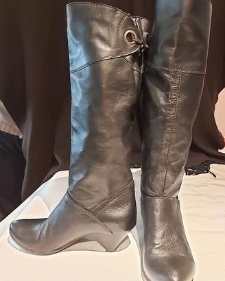 Stivali di vera pelle, neri. Misura 38.