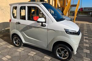 BEBETTA scooter cabinato disabili/anziani minicar