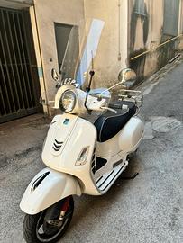 Vespa 300 GTS