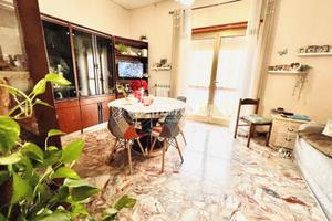 Trilocale centro Via Etruria con 2 balconi abitab