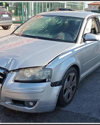 AUDI A3 8P1 2004 per ricambi
