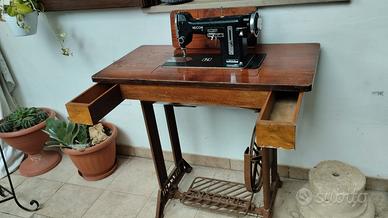 macchina da cucire Necchi