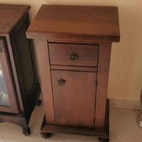 Mobiletto in legno