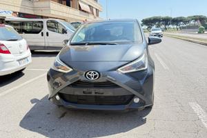 Toyota Aygo 1.0 VVT-i 72 CV 5 porte x-play LED NAV