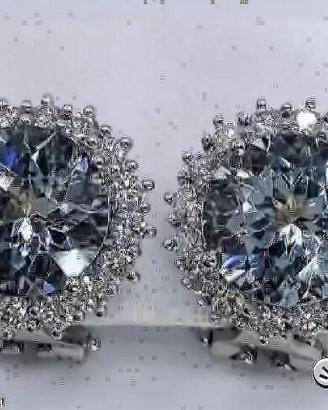 ORECCHINI ORO 18kt. CON DIAMANTI ED ACQUAMARINE