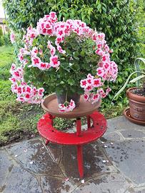 porta vaso in ferro , pezzo unico