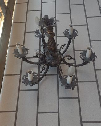 Lampadario Vintage 6 Braccia in Metallo Scuro 💡