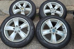 Cerchi in lega Volkswagen più gomme Pirelli 