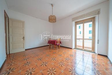 BILOCALE CON BALCONE