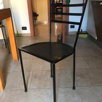 Coppia sedie in acciaio nero design minimal.