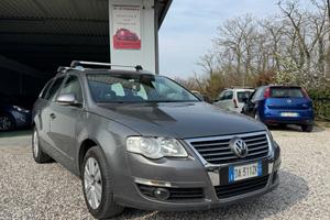 VW PASSAT 2.0 16V TDI VARIANT DSG HIGHLINE 140 CV