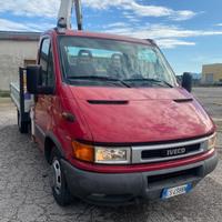 Iveco Daily 35c 13 con Gru