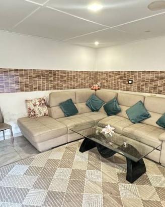 Casa indipendente di 350 m² con 5 locali e posto a