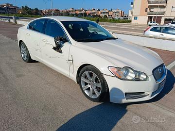 Jaguar XF 2.7D V6 Premium Luxury