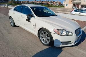 Jaguar XF 2.7D V6 Premium Luxury