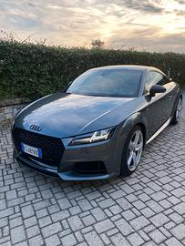 Audi TT S-LINE