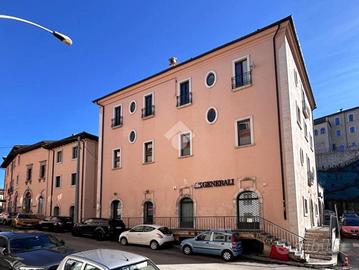 3 LOCALI A L'AQUILA