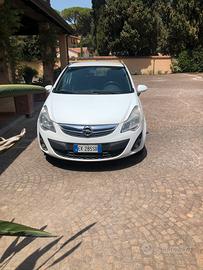 Auto opel corsa