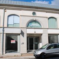 Locale commerciale - Lioni (Av)