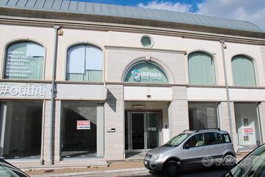 Locale commerciale - Lioni (Av)