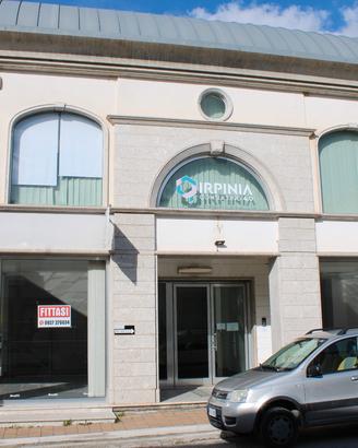 Locale commerciale - Lioni (Av)