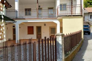 Casa in montagna, con ampio terrazzo