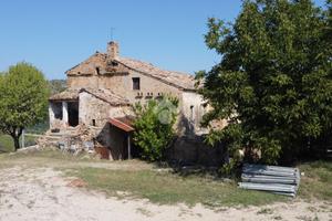 RUSTICO A ACQUAVIVA PICENA